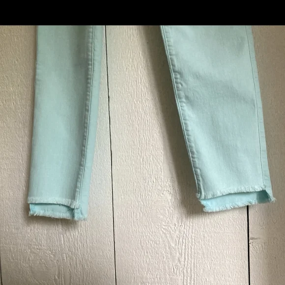 Lilly Pulitzer Aqua Jeans - Picture 4 of 14